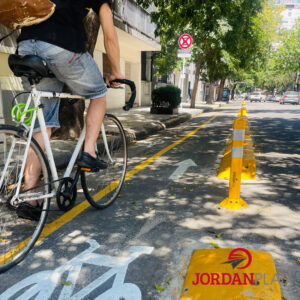 Delineadores Rebatibles - L-71-60-Amarillo con Reflectivo Blanco con fijaciones - Image 4